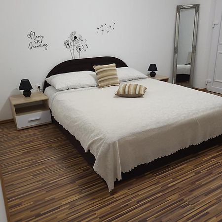 Apartment & Room Toma Smoljanac Εξωτερικό φωτογραφία