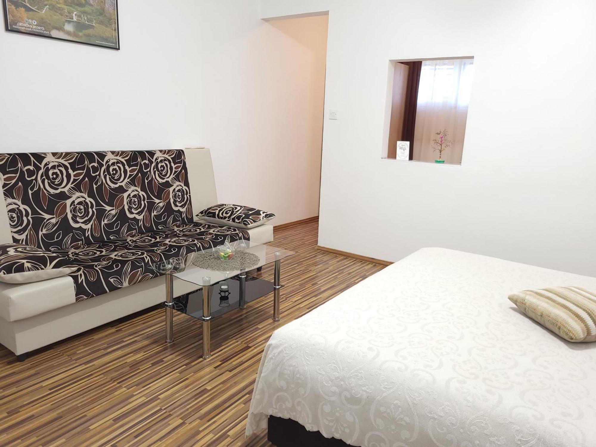Apartment & Room Toma Smoljanac Εξωτερικό φωτογραφία