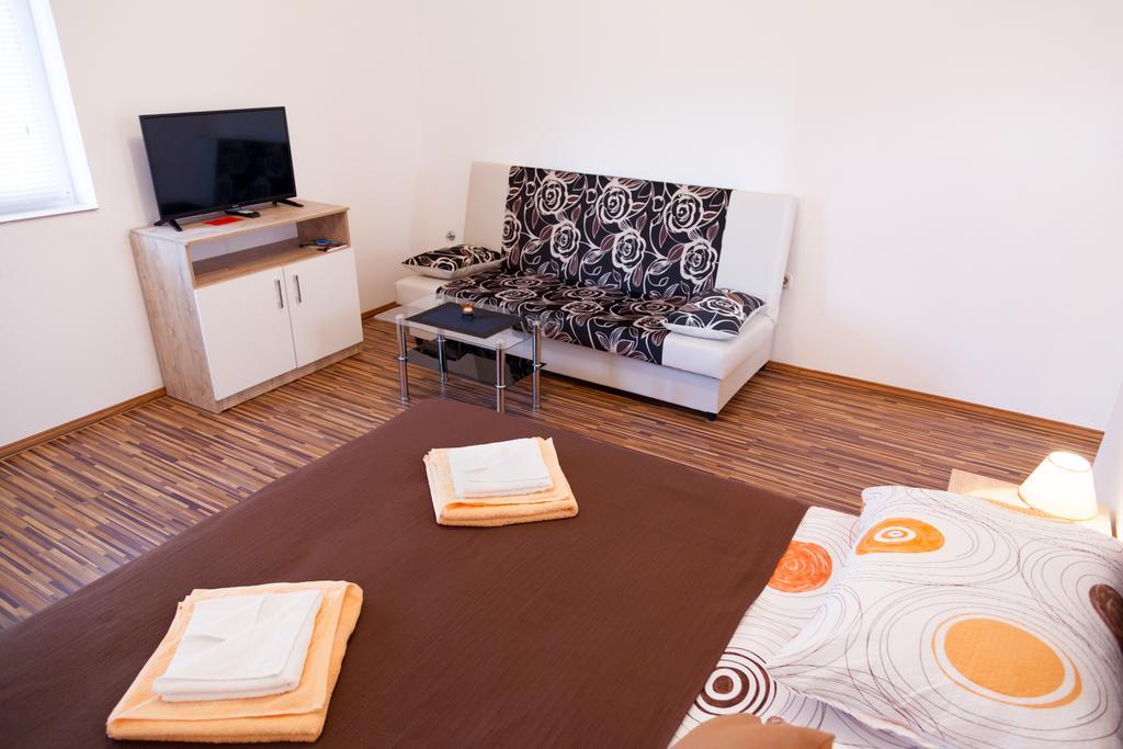 Apartment & Room Toma Smoljanac Εξωτερικό φωτογραφία