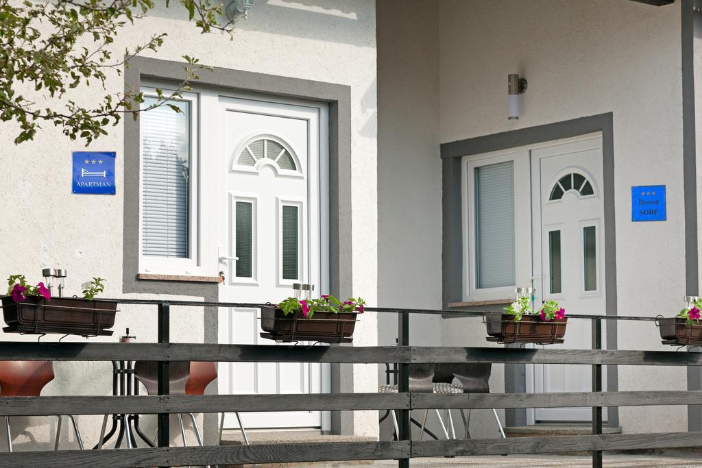 Apartment & Room Toma Smoljanac Εξωτερικό φωτογραφία