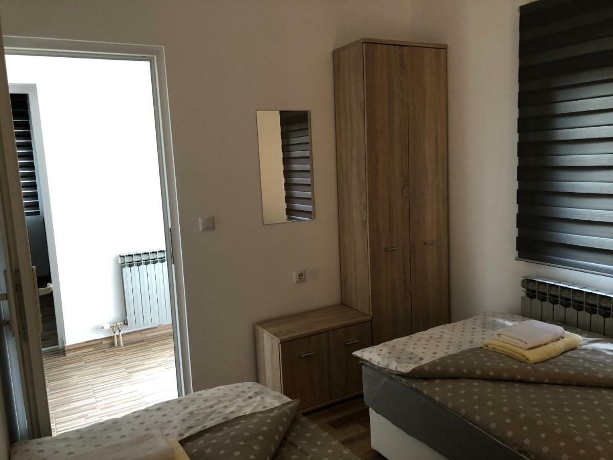 Apartment & Room Toma Smoljanac Εξωτερικό φωτογραφία